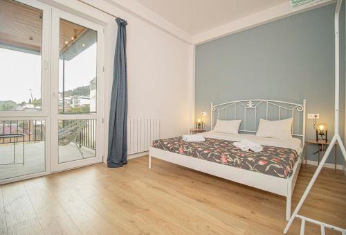 2BR Colorful Apt on Vera Near Stamba By Wehost