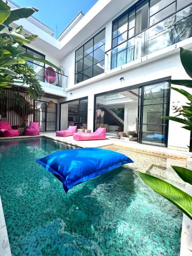 Luxury Villa Devina I Seminyak I Yoga & Gym — 4-Star Luxury Hotel in Seminyak, Indonesia