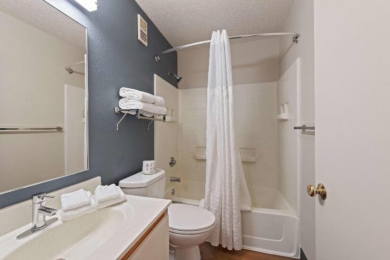 Extended Stay America Charlotte University Place E. McCullough Dr. - photo 19