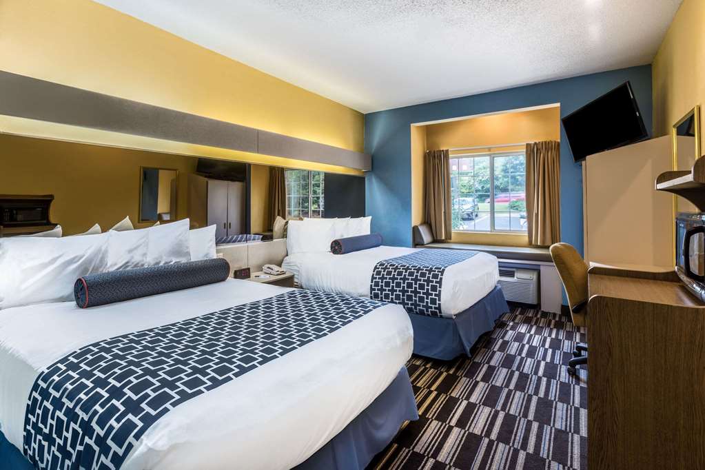 Microtel Inn & Suites by Wyndham Stockbridge Atlanta I 75 - photo 17