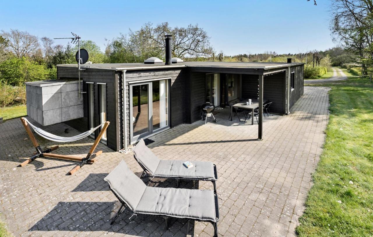 Amazing Home In Løgstør With Kitchen — 4-Star Luxury Hotel in Logstor, Denmark