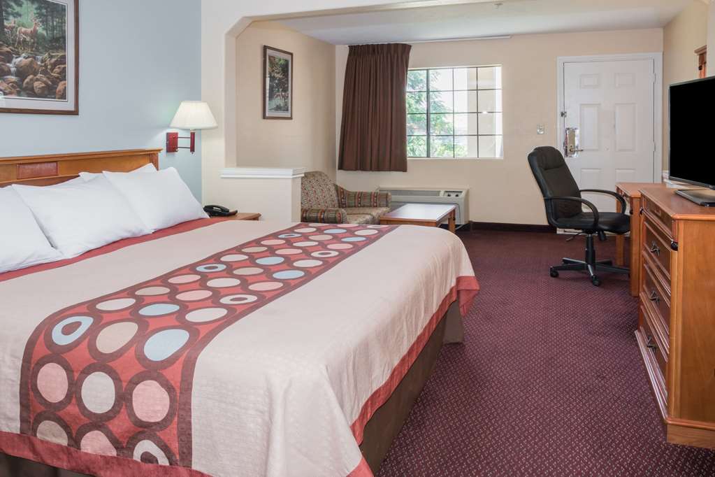 Super 8 by Wyndham Sealy - photo 15