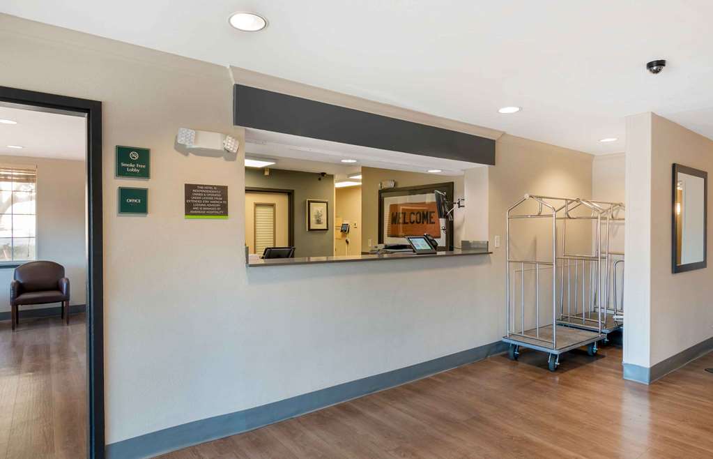 Extended Stay America Suites Kansas City Country Club Plaza - photo 5