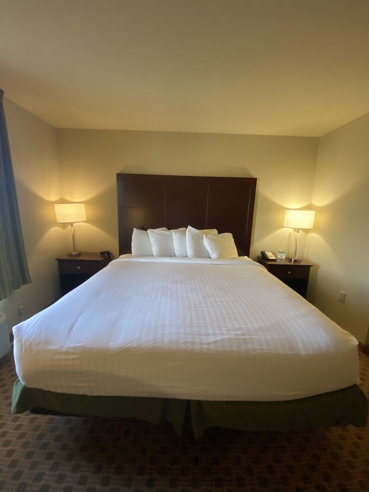 Cobblestone Hotel & Suites Broken Bow - photo 17