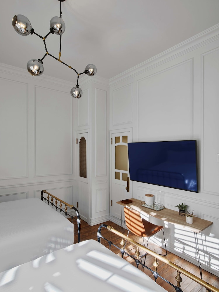 Luxe Life Hotel - photo 2