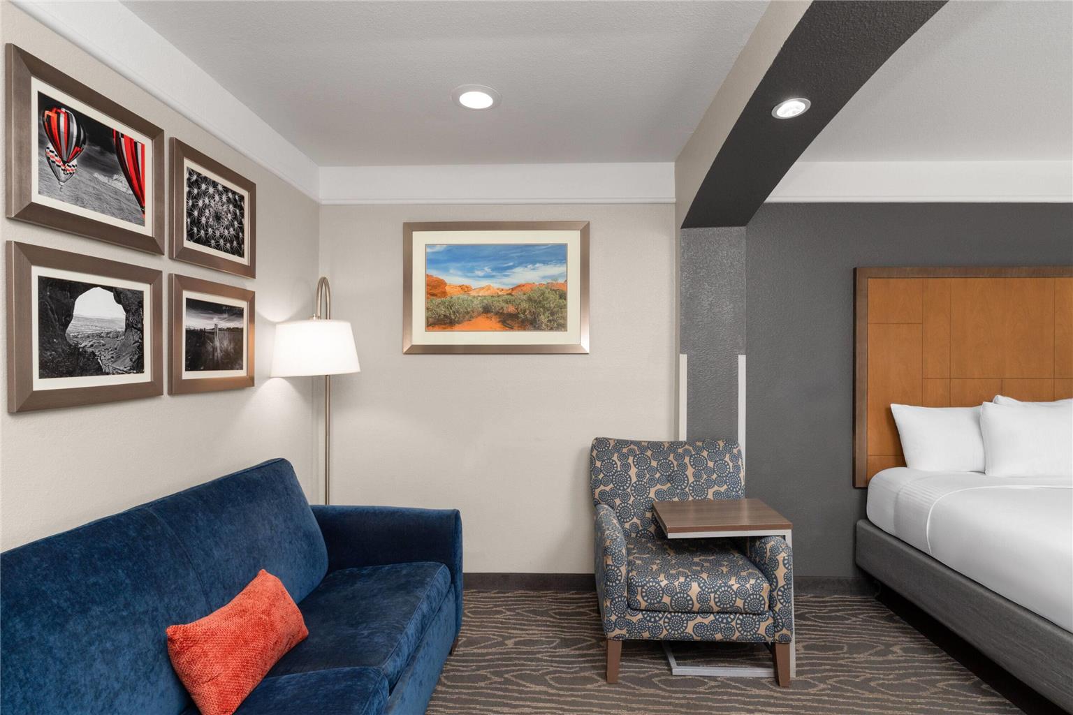 La Quinta Inn & Suites by Wyndham Gallup - photo 30