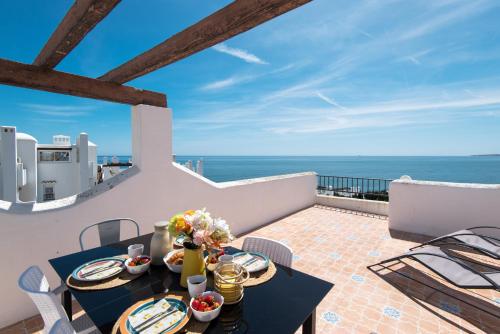 Coral Island Mediterranean Penthouse with Large Solarium