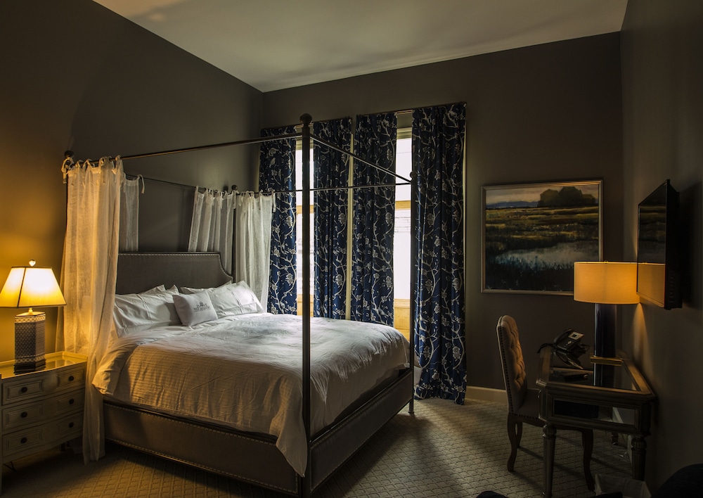 The Meadows Hotel - photo 10