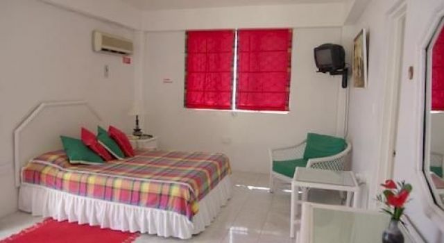 Evergreen Hotel — hotel near Canefield Airport