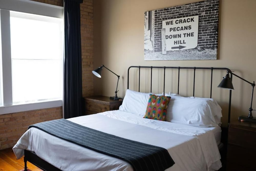 Dofflemyer Hotel in San Saba, United States