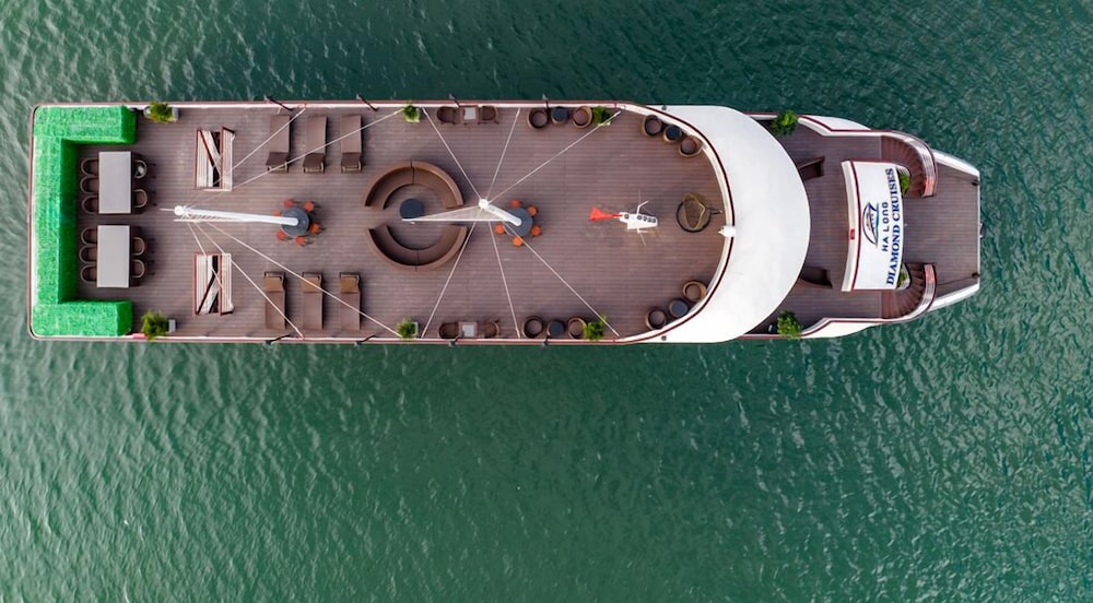 Aqua Of The Seas Cruise Halong by AHG — 5-Star Luxury Hotel in Ha Long, Vietnam