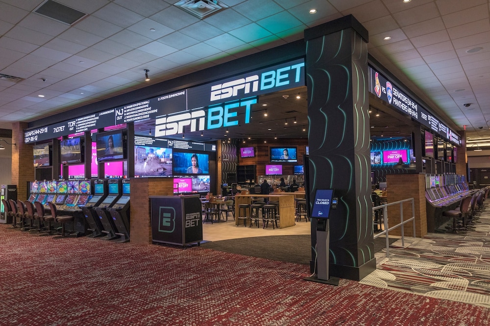 Hollywood Casino at Greektown - photo 16