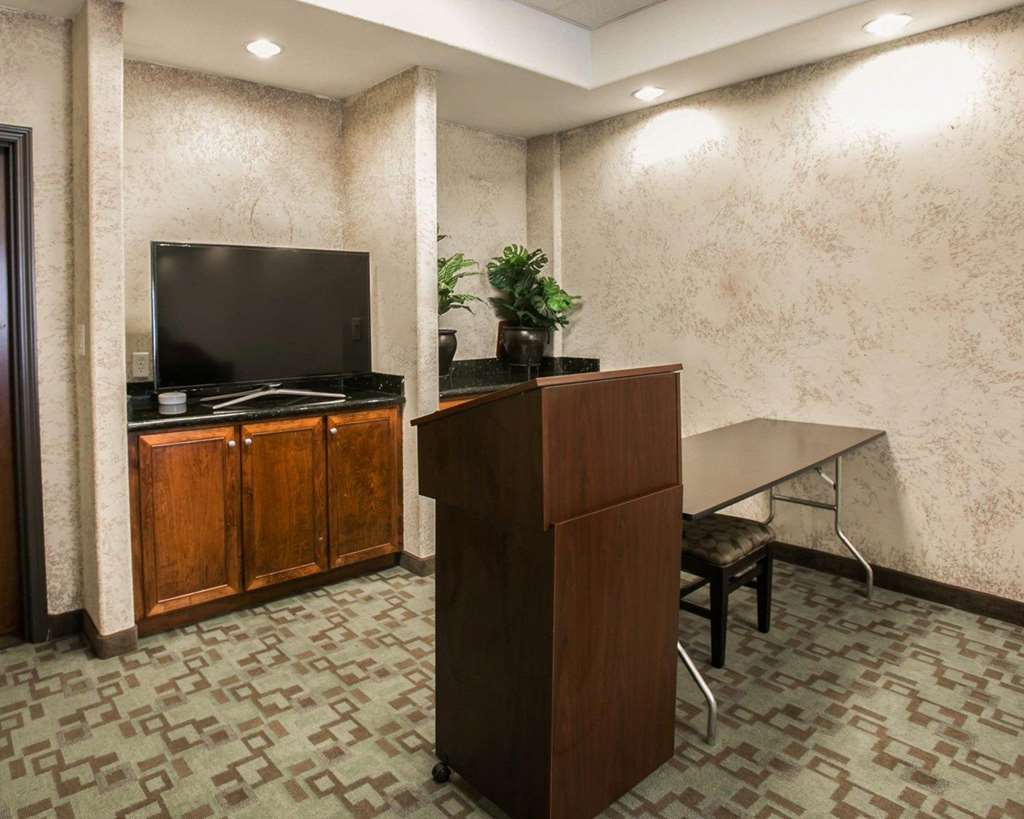 Sleep Inn & Suites Highway 290 NW Freeway - photo 30