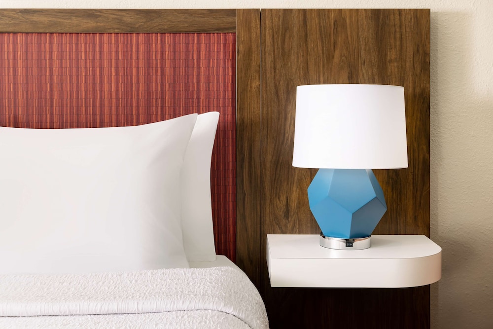 Hampton Inn Long Island Islandia - photo 12