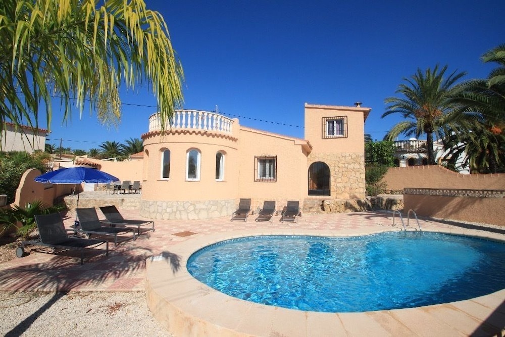 Cometa 86 villa with private pool close to the beach in Calpe — 4-Star Luxury Hotel in Calp, Spain