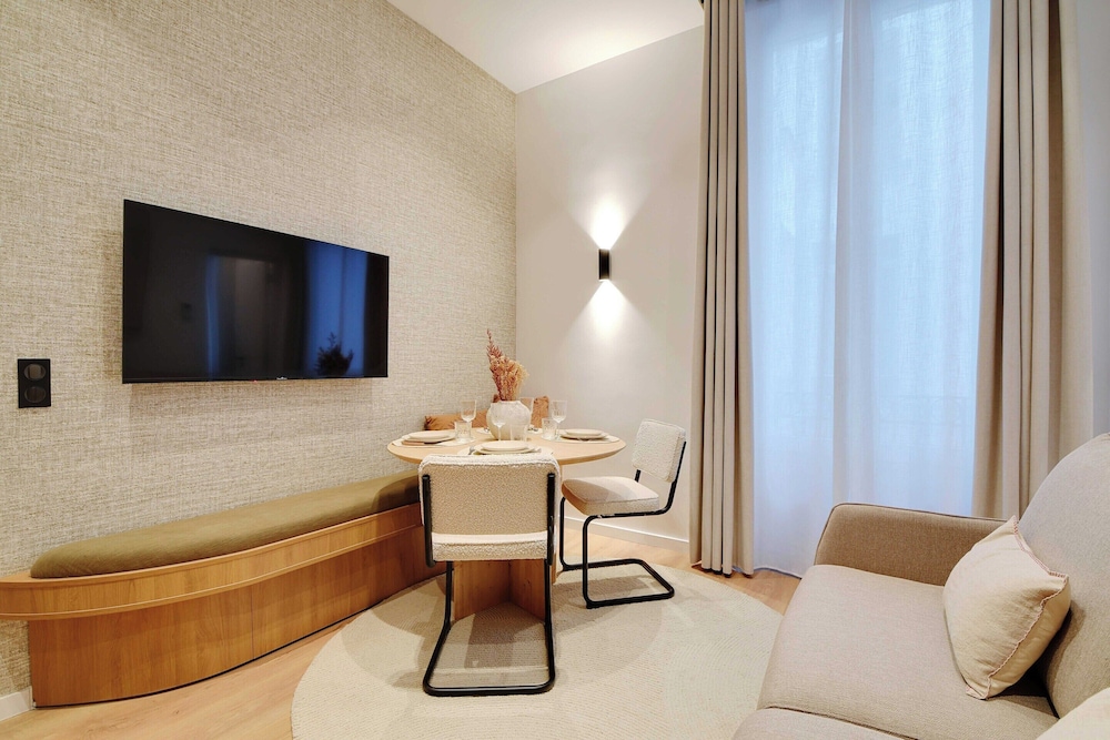 Chic Apartment 1br 4p Clignancourt sacre coeur — 4-Star Luxury Hotel in Paris, France