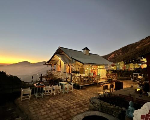 Moksham Himalayan Campsite — 4-Star Luxury Hotel in Naini Tal, India
