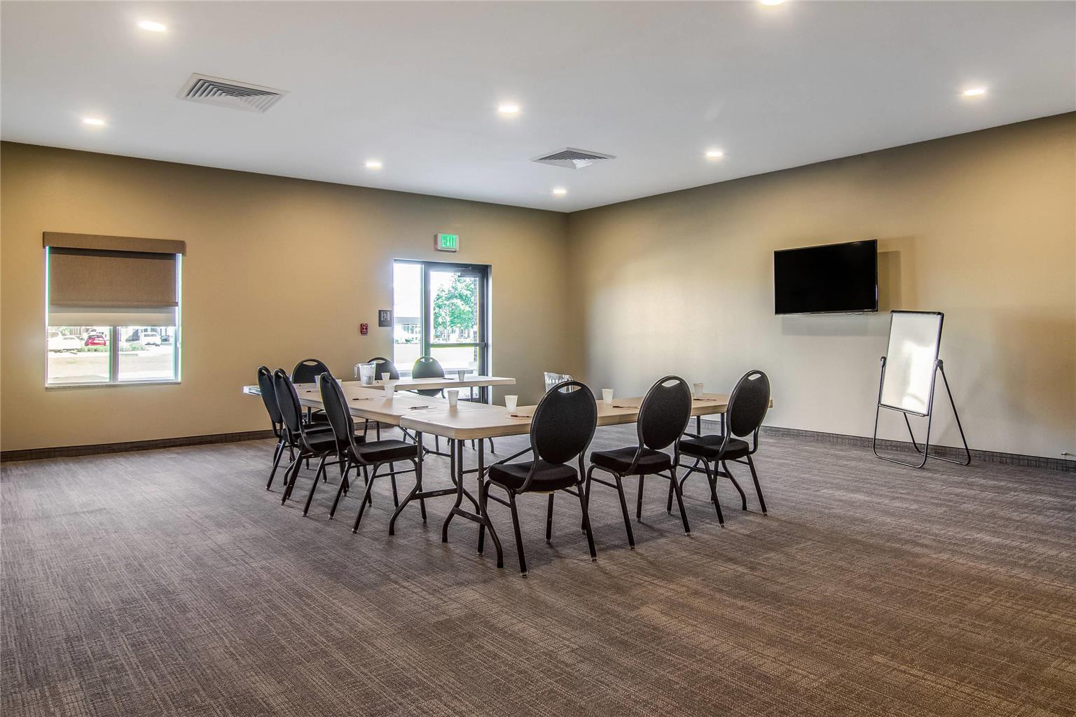 Comfort Suites Brunswick Town Center - photo 31