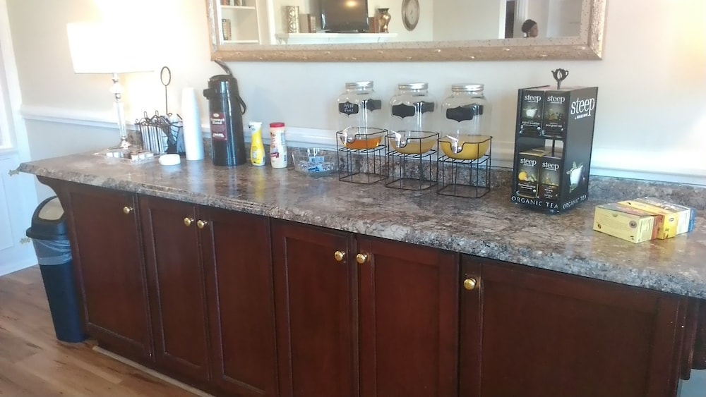 Colonial Inn Seekonk - photo 33