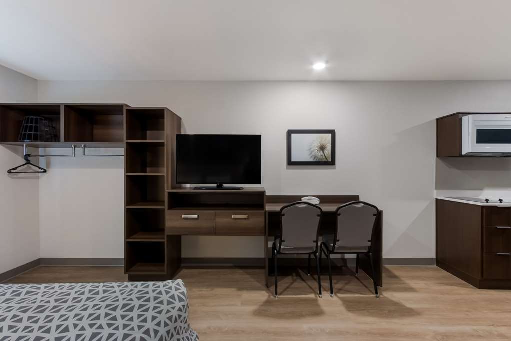 Woodspring Suites Chandler Airport - photo 28