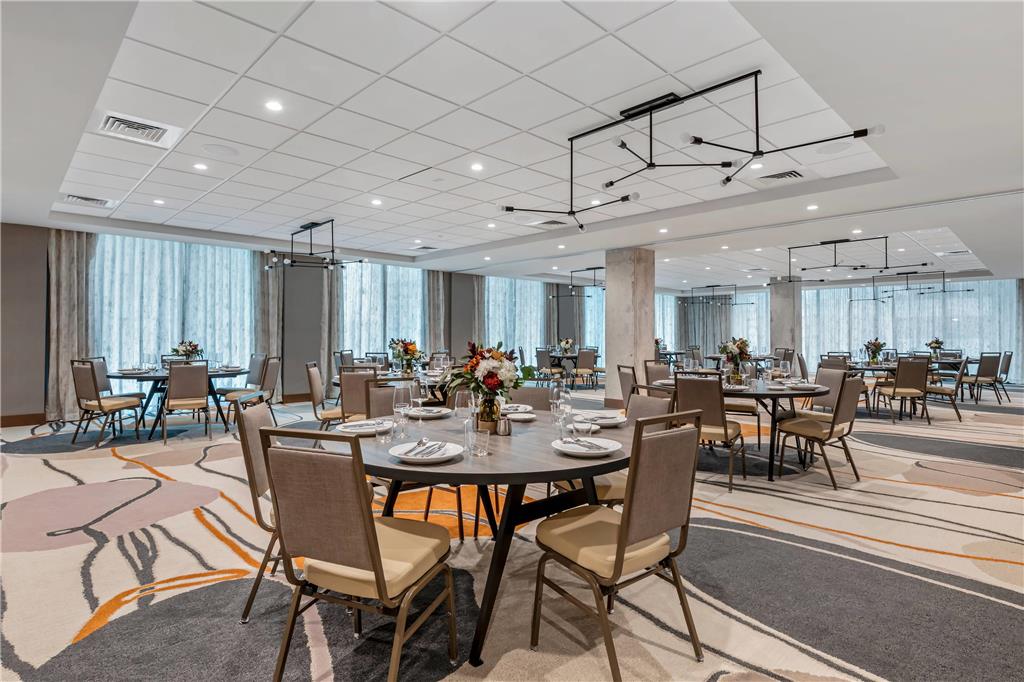 Cambria Hotel Austin Downtown - photo 67