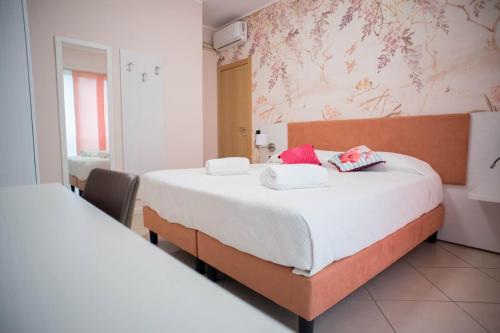 Apartment Via Bolzano Rho — 4-Star Luxury Hotel in Rho, Italy