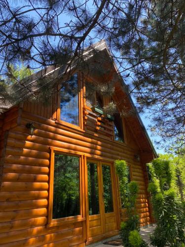 Brvnara oaza mira Devojacki bunar in Alibunar, Serbia