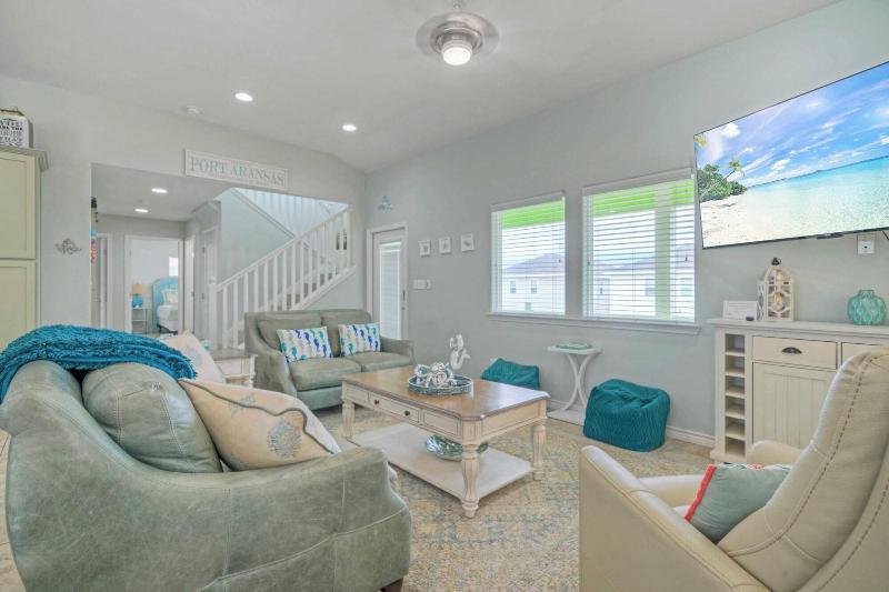 Reel Life Dreams by Avantstay Pool Near Beach - photo 69