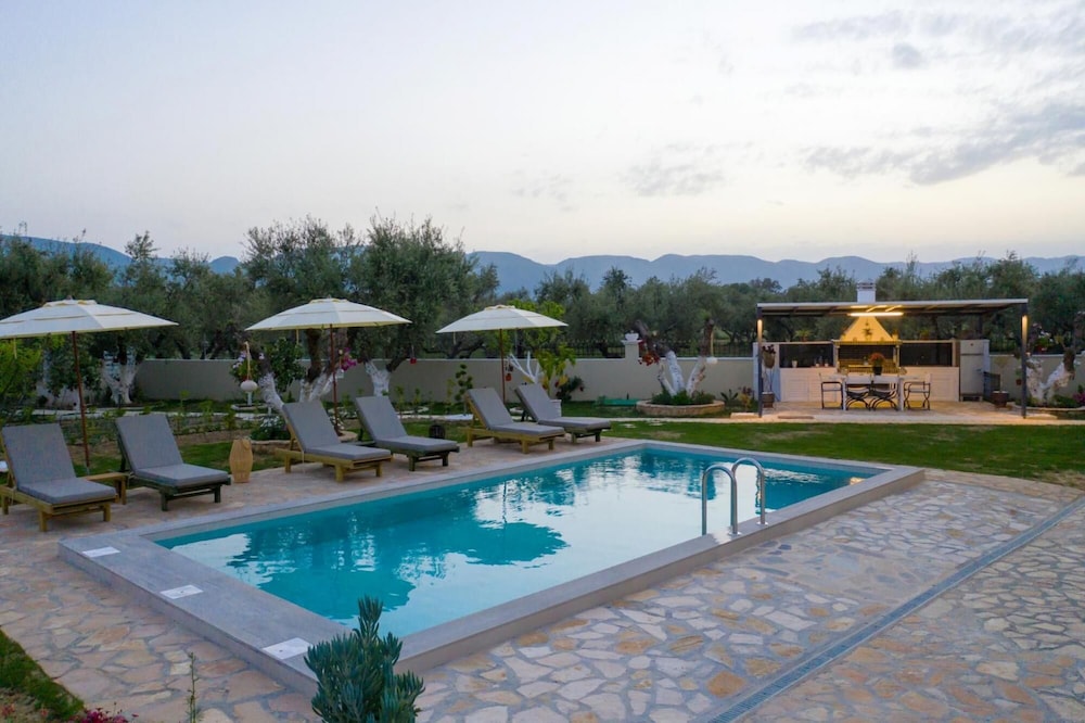 Antigoni's Family House — 4-Star Luxury Hotel in Zakynthos, Greece