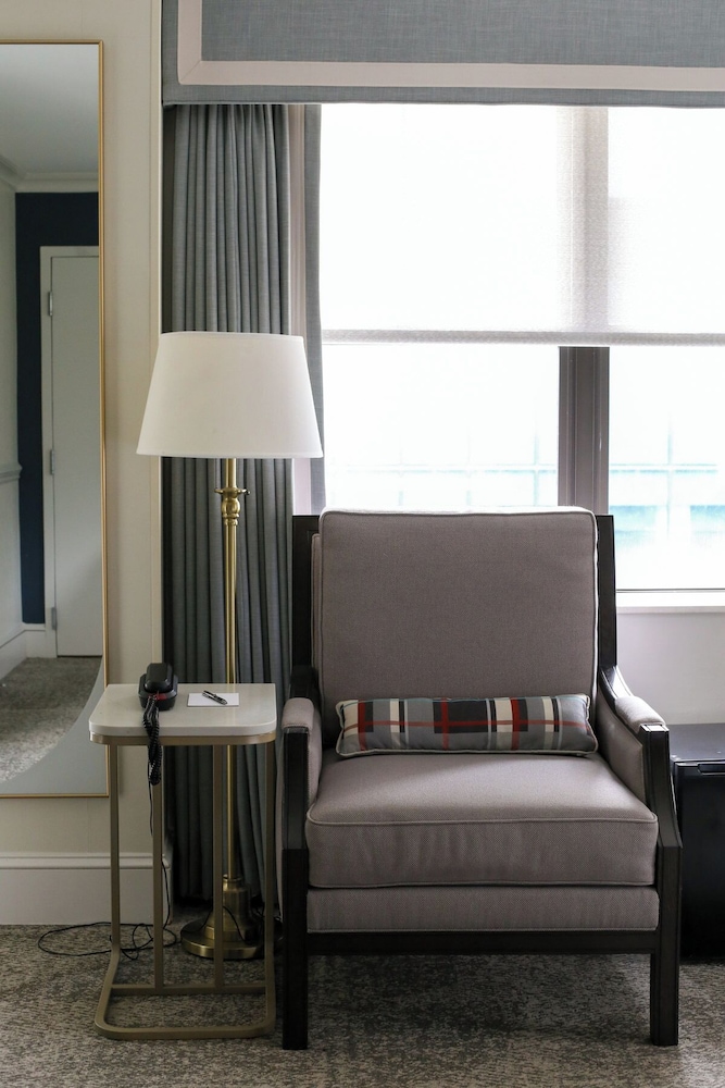 The Dunhill Hotel - photo 16