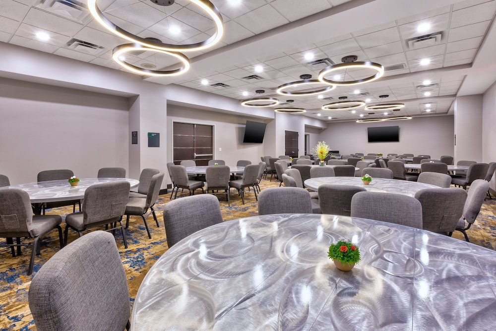 Holiday Inn Cookeville by IHG - photo 104