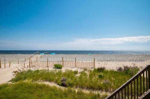 Mead Us At The Beach by Oak Island Accommodations - photo 47