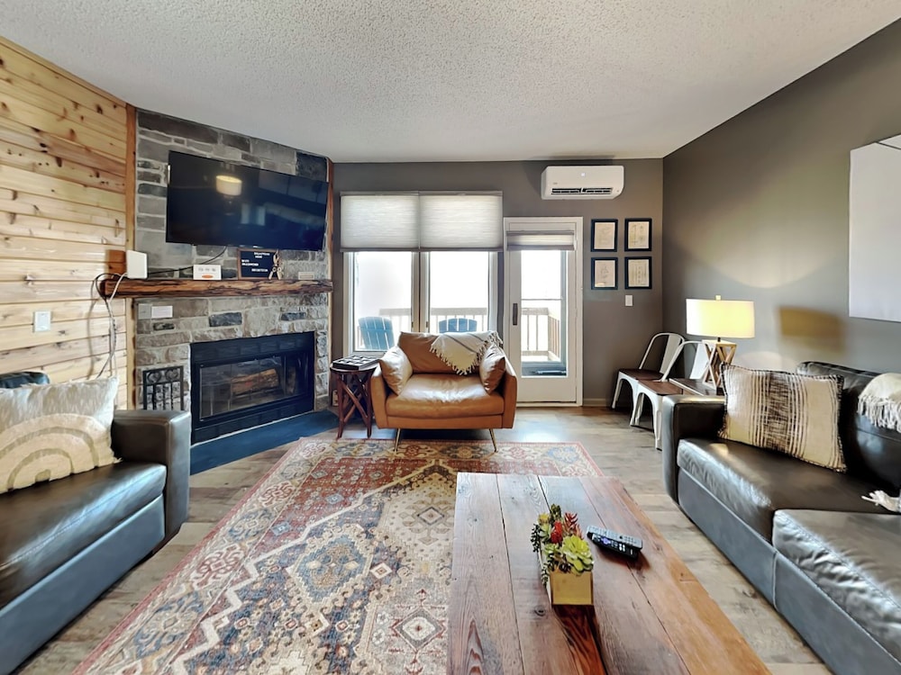 Villages of Wisp 33 Winding Way — 4-Star Luxury Hotel in Mchenry, United States