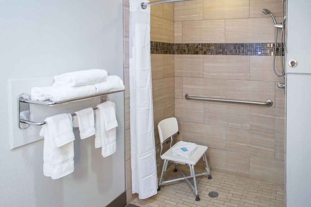 Holiday Inn Express Hotel & Suites Oxford by IHG - photo 17