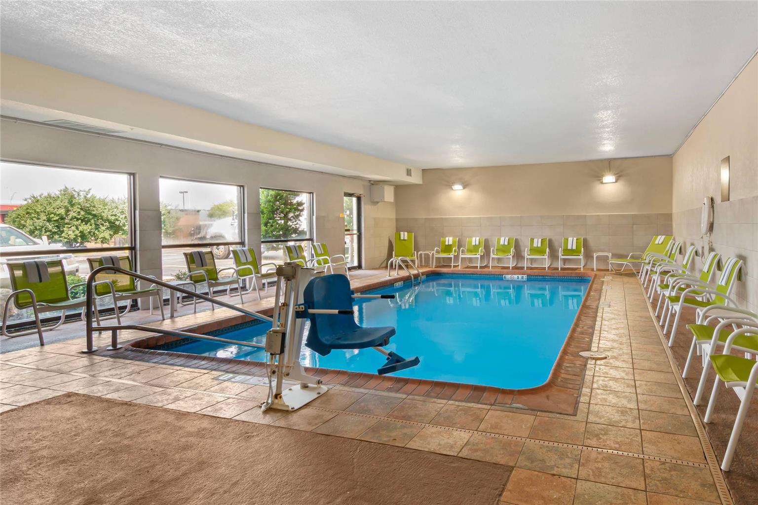Comfort Inn & Suites Kansas City Northeast - photo 28