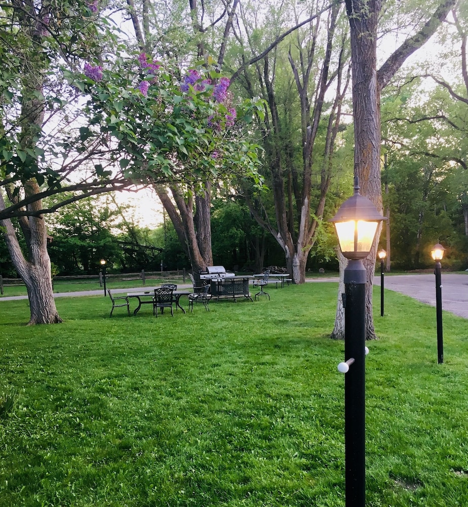 Elk Rapids Lakeshore Inn - photo 26