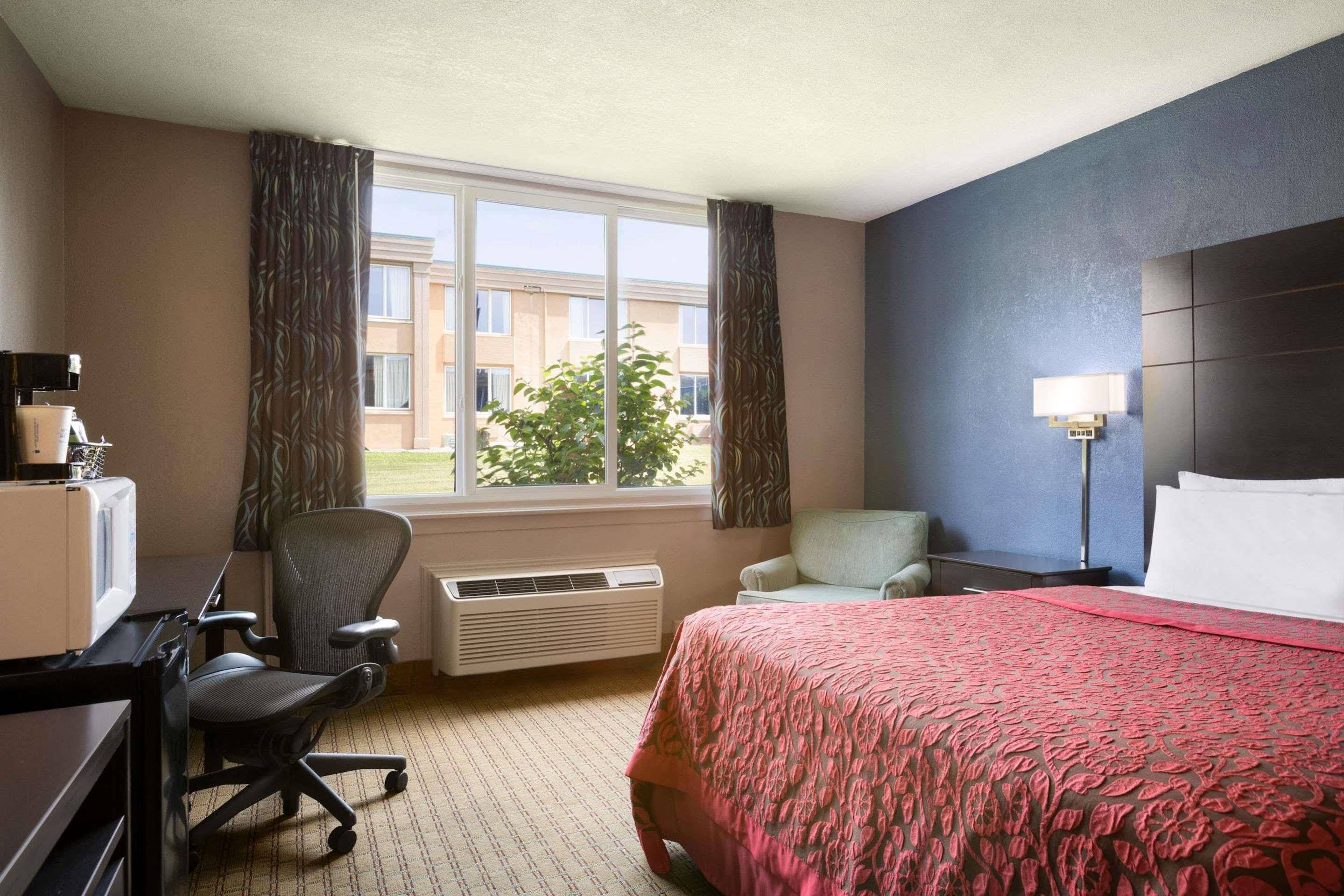 Days Inn Willoughby Cleveland - photo 13