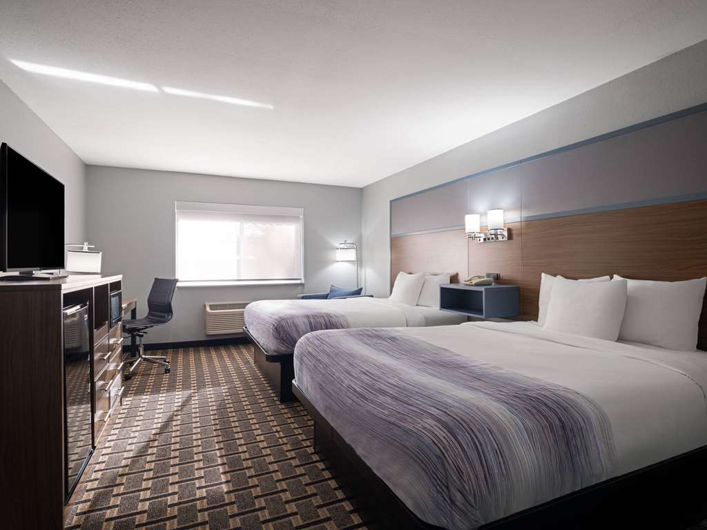 AmericInn by Wyndham Woodstock IL - photo 15
