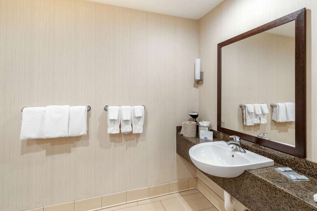 Best Western at Ventura Pier - photo 38