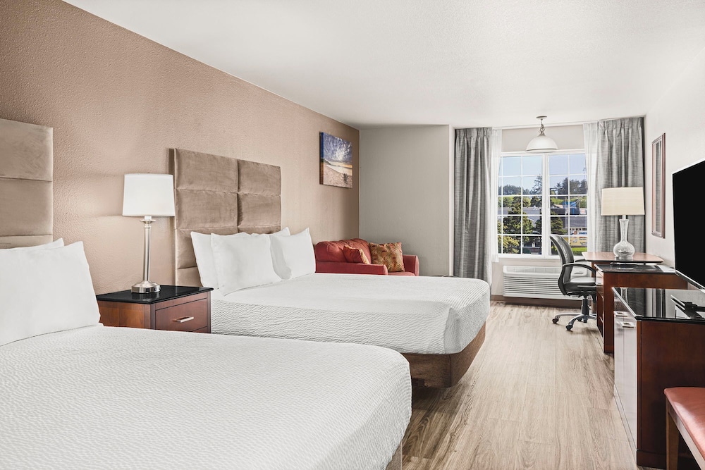 The Ashley Inn & Suites - photo 32