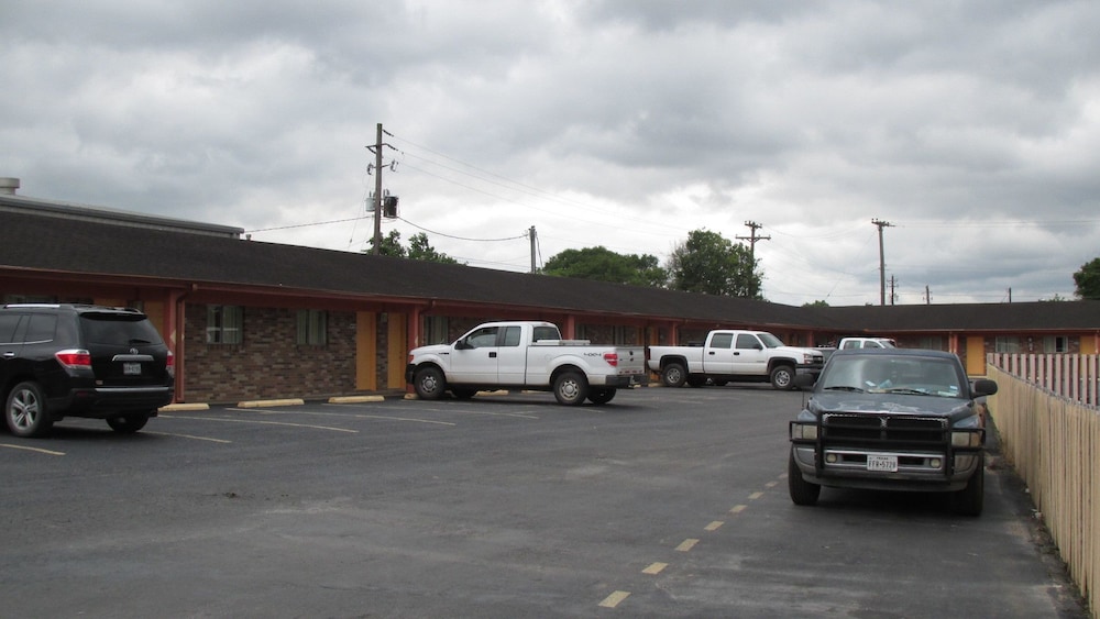 Sportsman Motel - photo 15