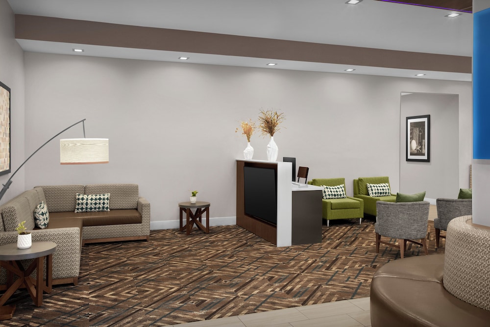 Holiday Inn Express & Suites Birmingham Homewood by IHG - photo 32
