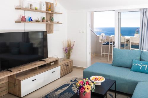 Breathtaking Sea View Apartment Near The Old City