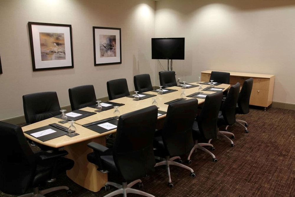 Embassy Suites Ontario Airport - photo 40