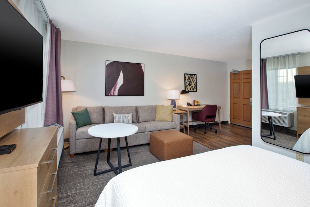 Staybridge Suites Omaha 80th And Dodge - photo 10