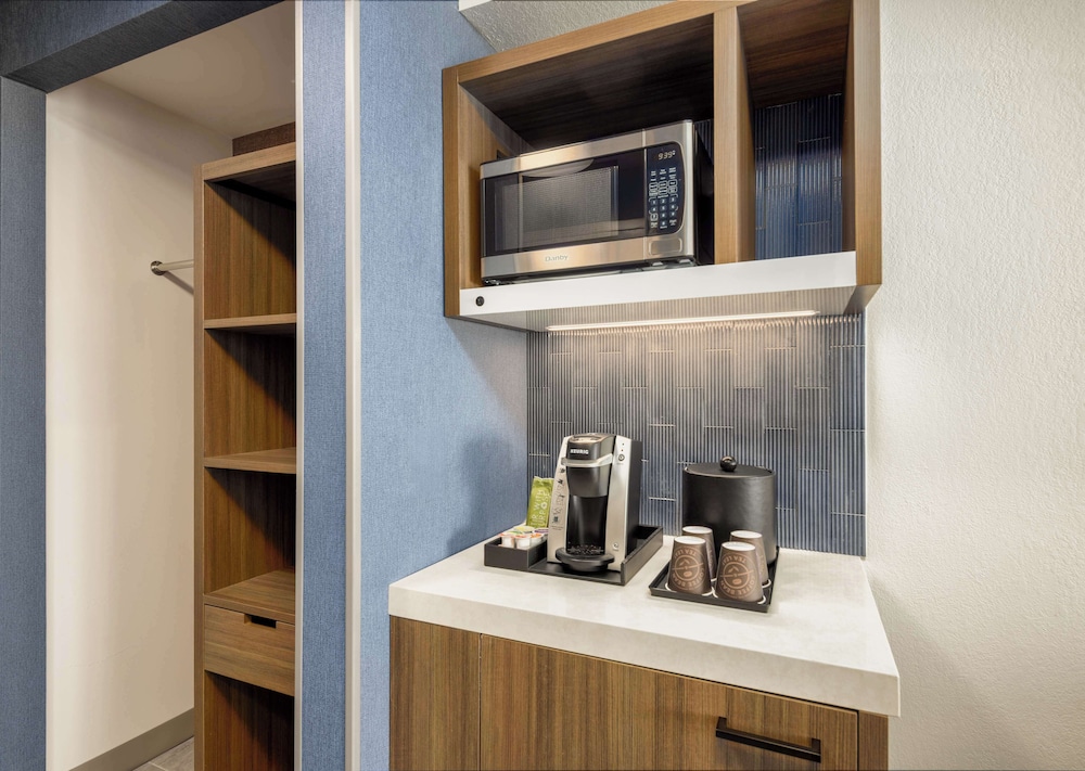 Hilton Garden Inn Chicago Oak Brook - photo 8
