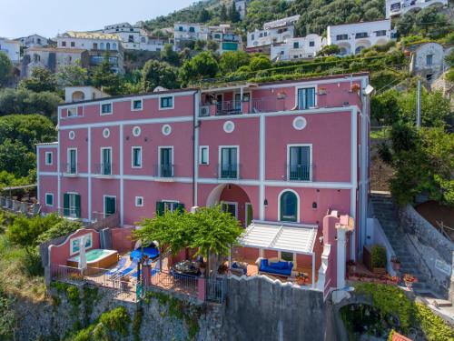 Palazzo Rocco Villa Sunshining in Love — 4-Star Luxury Hotel in Praiano, Italy
