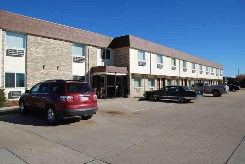 Island Inn — hotel in Grand Island