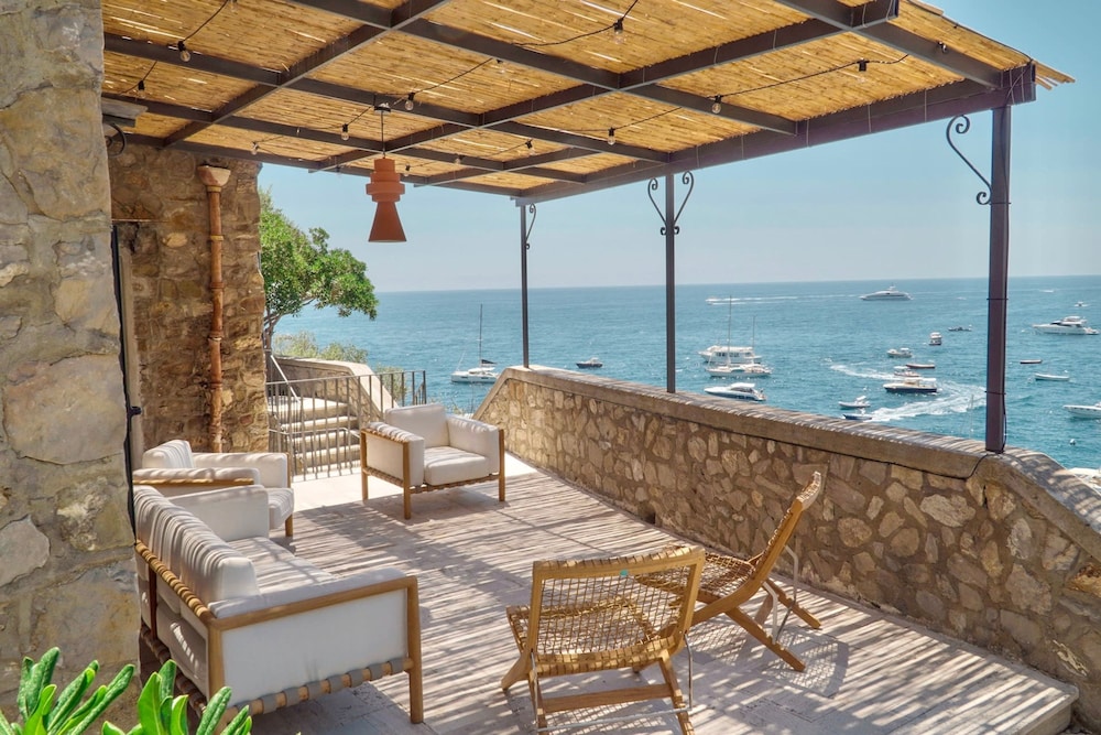 Villa Neranite Nerano Bay Views Pool & Jacuzzi by Feeling Italy — 4-Star Luxury Hotel in Massa Lubrense, Italy