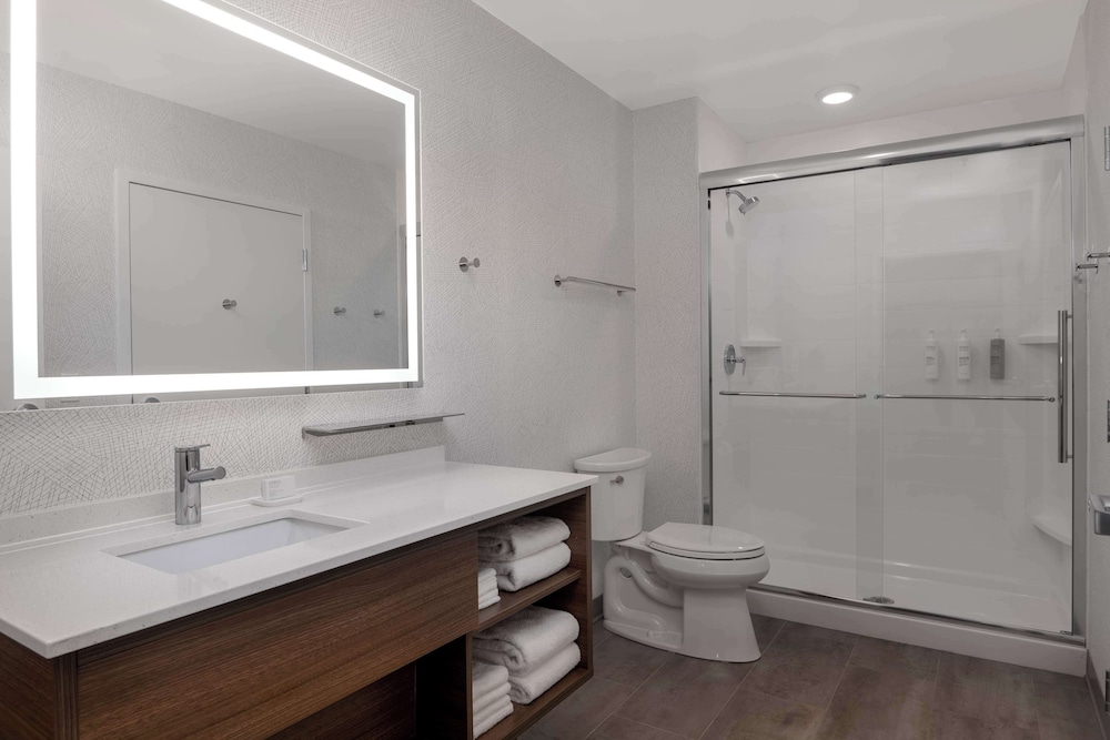 Home2 Suites by Hilton Sheboygan - photo 30